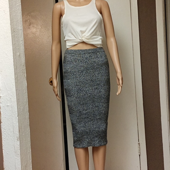 Alice + Olivia Dresses & Skirts - Alice+Olivia Pencel Skirt